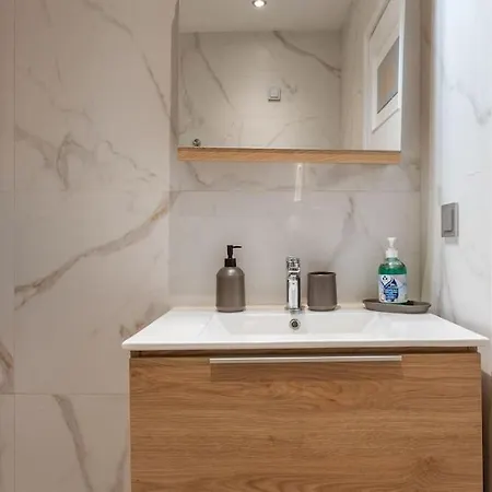Apartment Cozy And Modern In Pagrati Athens