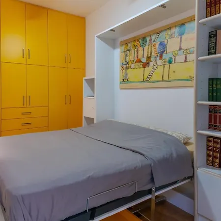 Apartment Academia By The Park Athen