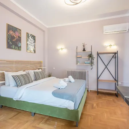 Apartment Under Acropolis Rock *