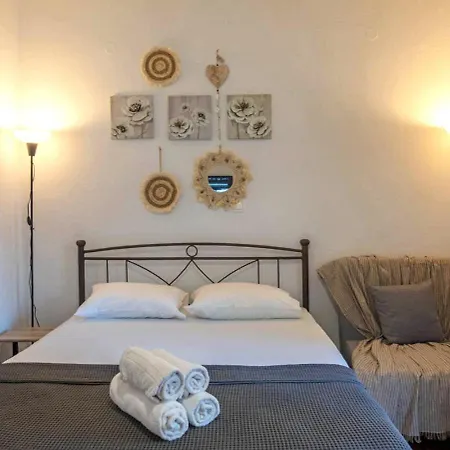 Minimal And Cozy In Zografou * Athens