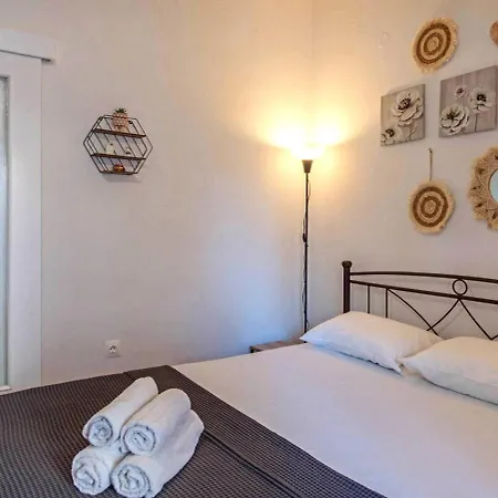 Minimal And Cozy In Zografou * Athens