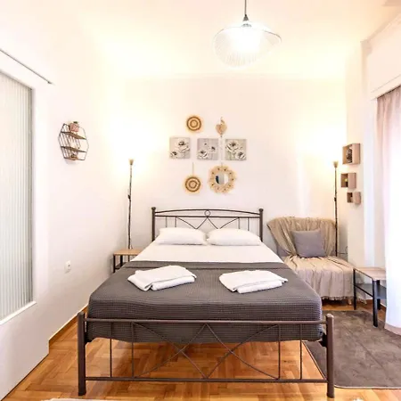 Minimal And Cozy In Zografou Apartment Athens