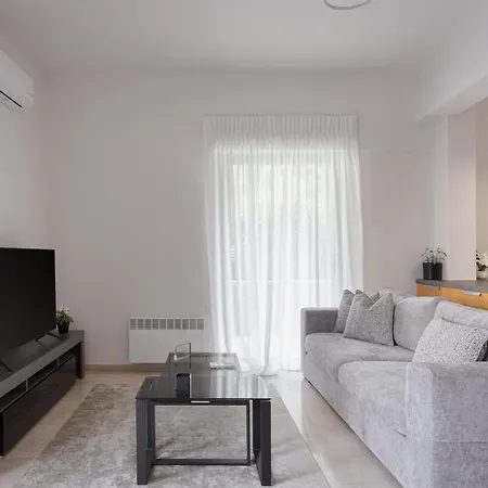 Vouliagmeni Stylish Apartment Athens
