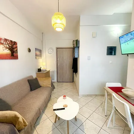 Modern & Quiet 4th Floor Flat - 3' From Metro Apartment Athens