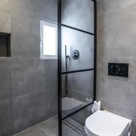 Luxurious Glyfada - Greecing