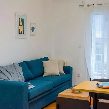 Urban Comfort In Apartment
