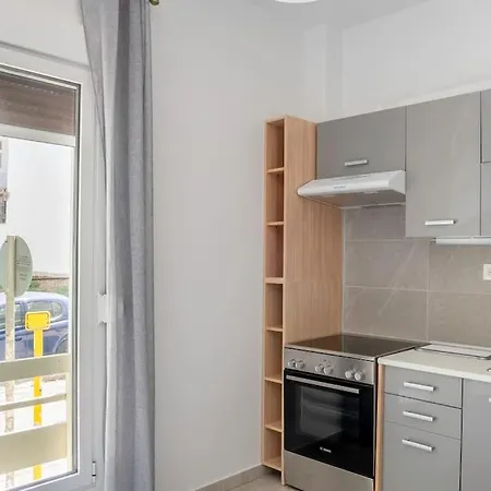 New And Renovated Close To Megaro Mousikis Apartment *