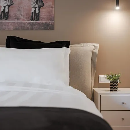 Vouliagmeni Stylish Apartment Athens