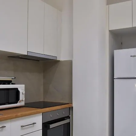 Urban Comfort In Apartment Athens