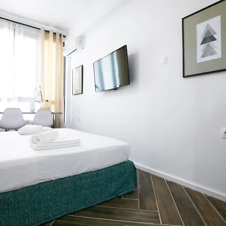 Vibrant Close To Panepistimio Metro-zaloggou Str Apartment *