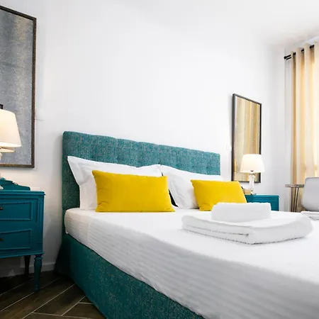 Vibrant Close To Panepistimio Metro-zaloggou Str * Athens