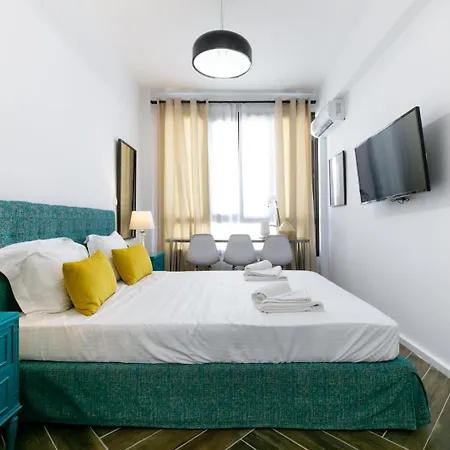 Apartment Vibrant Close To Panepistimio Metro-zaloggou Str Athens