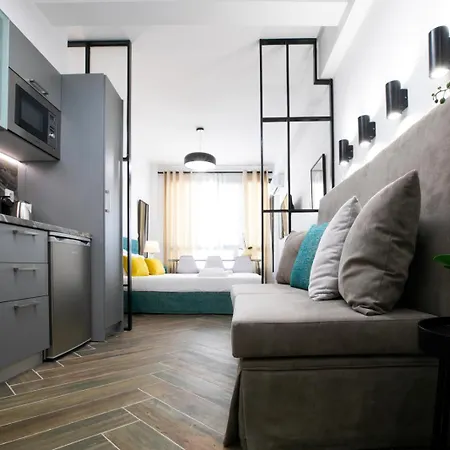 Vibrant Close To Panepistimio Metro-zaloggou Str Apartment