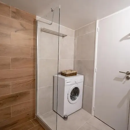 Apartment Elmaria *