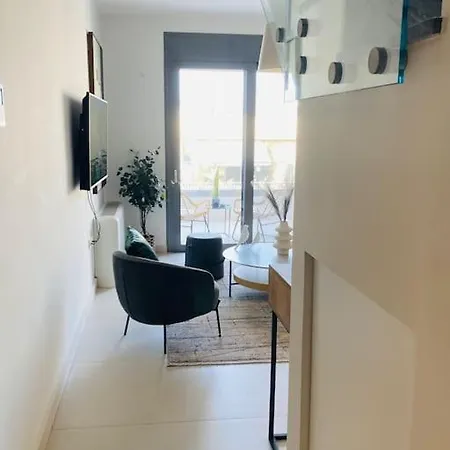 Apartment Luxury Maisonette With Shared Pool *