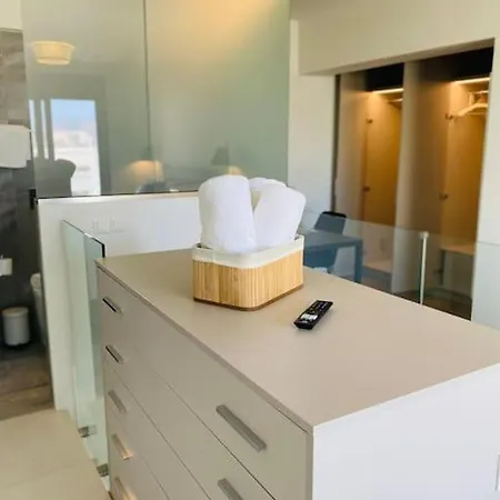 Apartment Luxury Maisonette With Shared Pool
