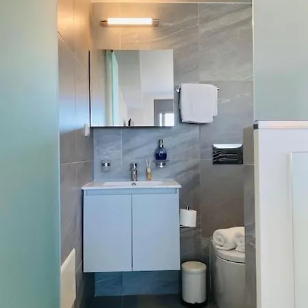 Luxury Maisonette With Shared Pool Apartment Athens