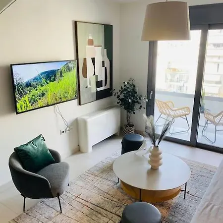 Apartment Luxury Maisonette With Shared Pool *