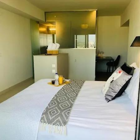 Apartment Luxury Maisonette With Shared Pool
