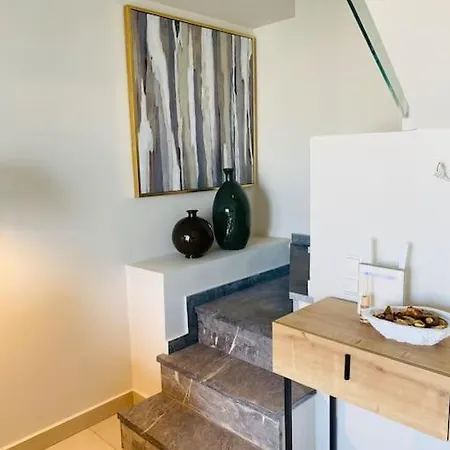 Luxury Maisonette With Shared Pool Apartment