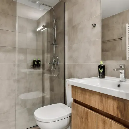 Limehome Solonos Center
