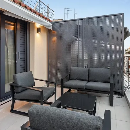 Limehome Solonos Center *