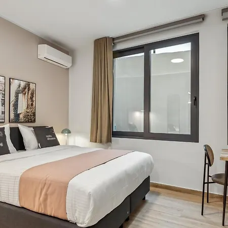 Limehome Solonos Center *