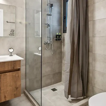Limehome Solonos Center Athens