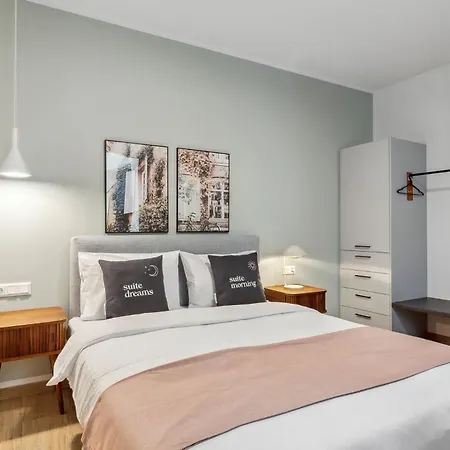 Apartment Limehome Solonos Center *
