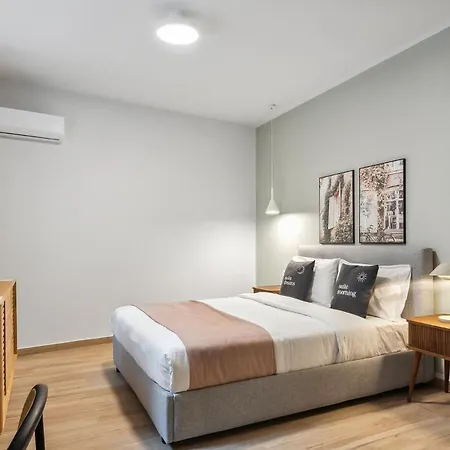 Limehome Solonos Center *