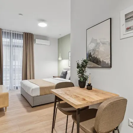 Limehome Solonos Center