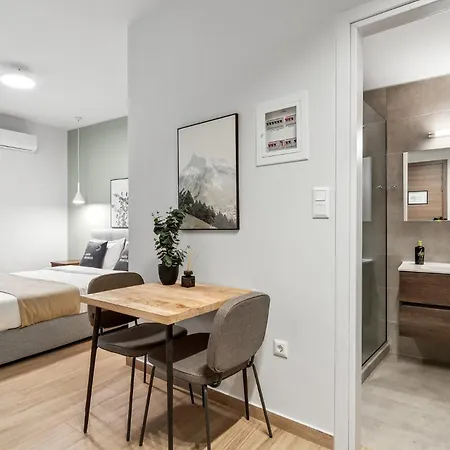 Limehome Solonos Center * Athens