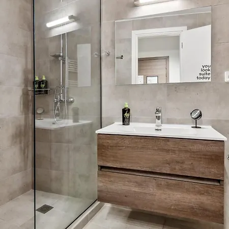 Apartment Limehome Solonos Center *