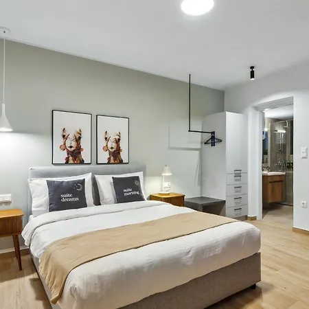 Limehome Solonos Center *