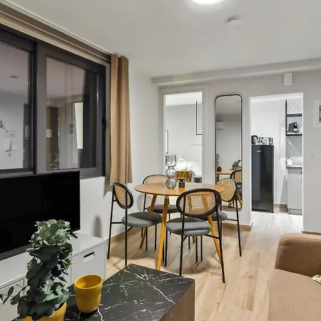 Limehome Solonos Center Apartment *