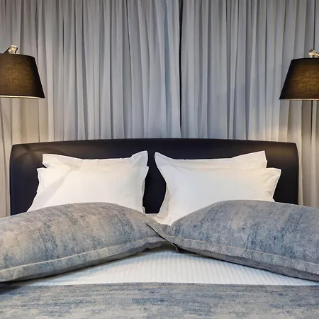 Sweet Hotel 2*