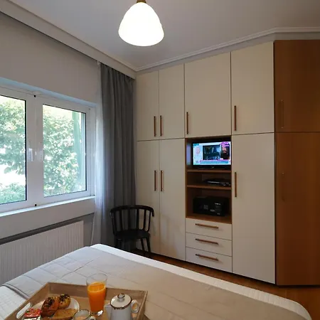 Garden Next To The Mall -private Parking Apartment *