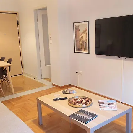 Cozy In Plaka Apartment Athens