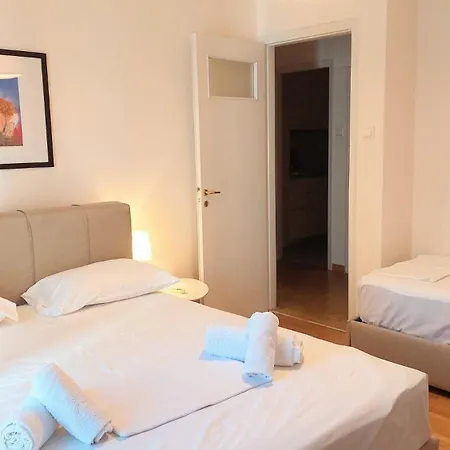 Cozy In Plaka Apartment *