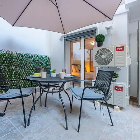 Flat With Patio Near Acropolis & Herodion Athens