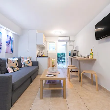 Flat With Patio Near Acropolis & Herodion * Athens