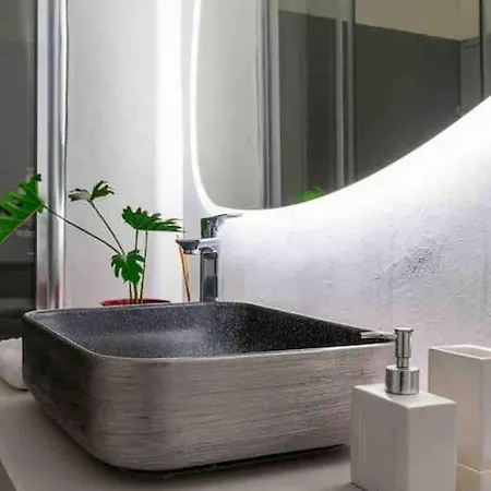 2bdr Boutique Full In Plaka Apartment Athens