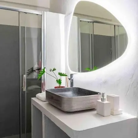 Apartment 2bdr Boutique Full In Plaka *