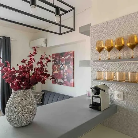 2bdr Boutique Full In Plaka *