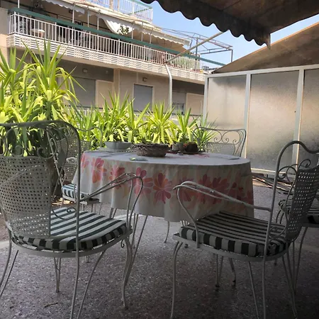 Spacious Double In The Center Of Kwatera prywatna Ateny