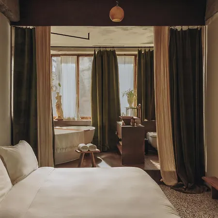 Otel Mona
