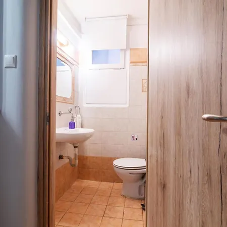 Kwatera prywatna Alpha 1 *