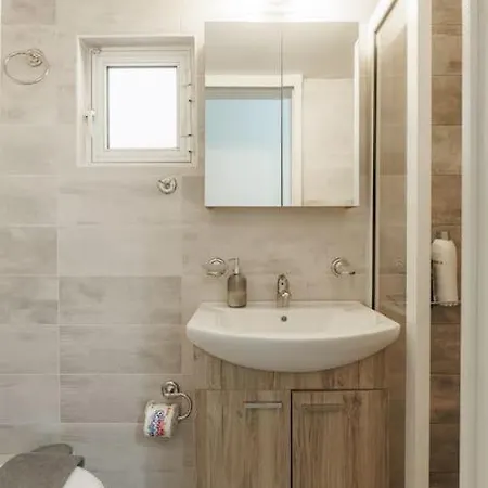 Spacious Featuring A Private Terrace Αθήνα