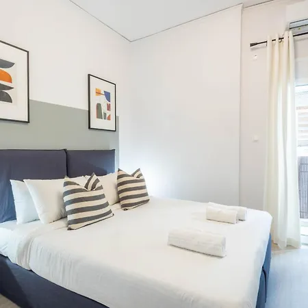 Sunlit Serenity Cozy 1bdrm Escape In Διαμέρισμα Αθήνα