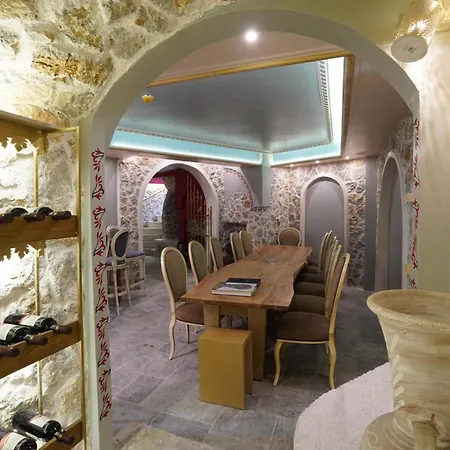 Acropolian Spirit Boutique Отель